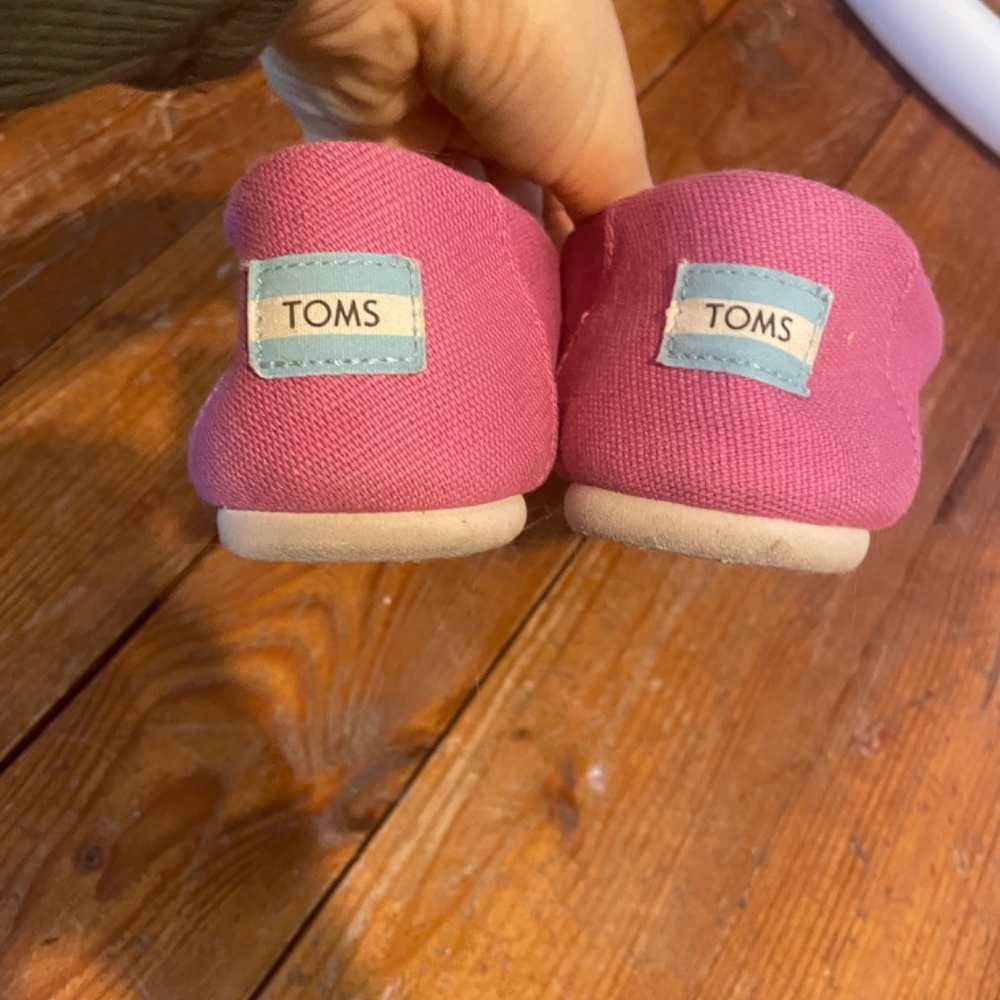 Pink Toms - Picture 4 of 4